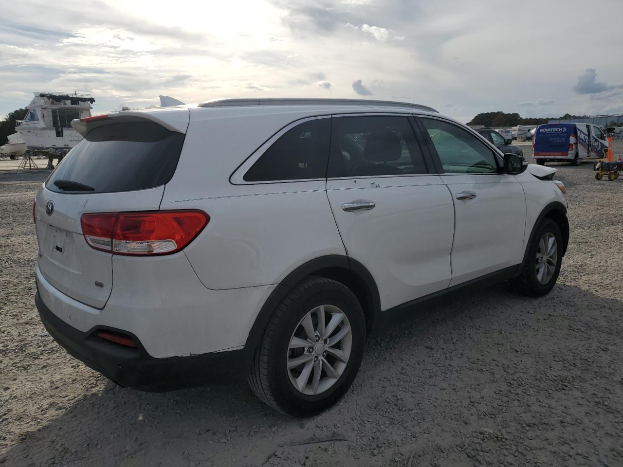 2016 Kia Sorento - Image 3