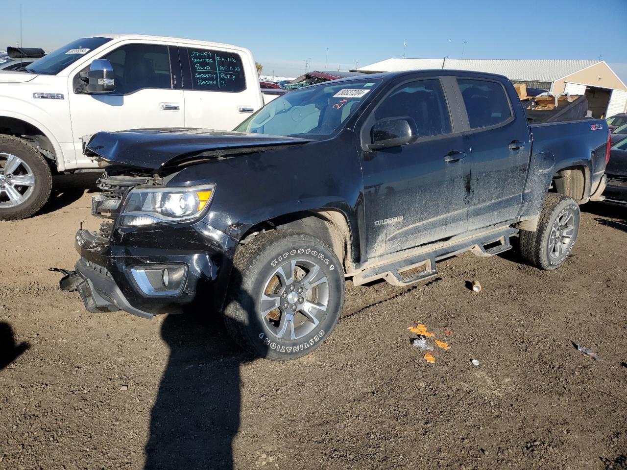 VIN 1GCGTDEN7K1137810 2019 CHEVROLET COLORADO no.1