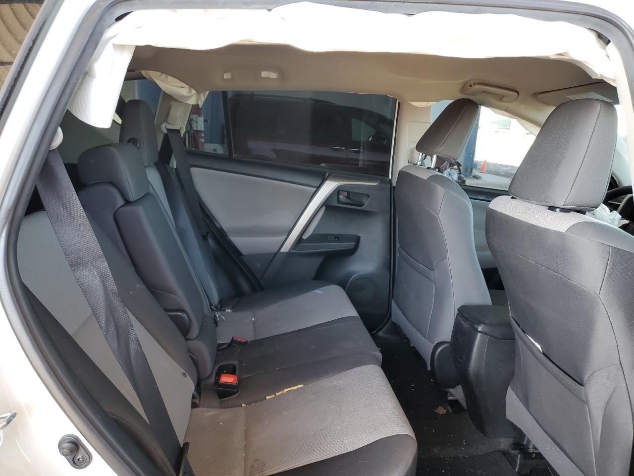 2015 Toyota RAV 4 - Image 10