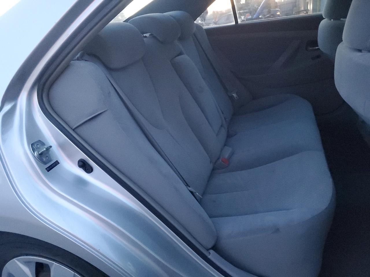 2009 Toyota Camry - Image 11