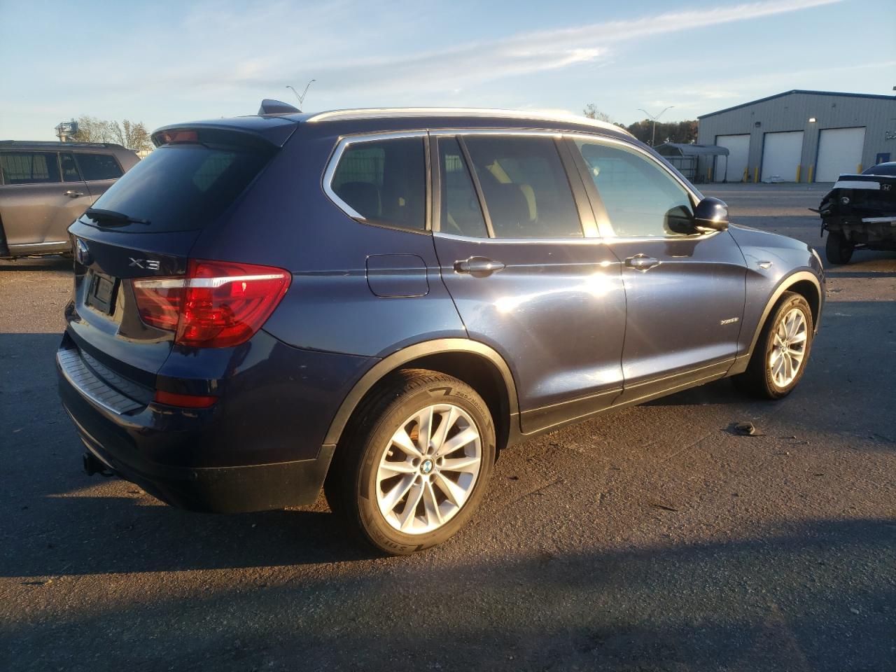 VIN 5UXWX9C39H0T17379 2017 BMW X3 no.3