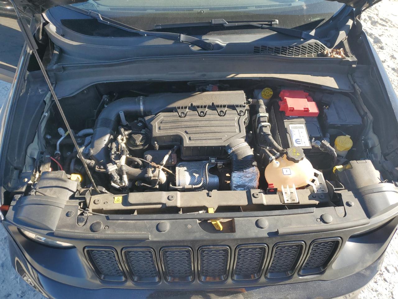 2019 Jeep Renegade - Image 11