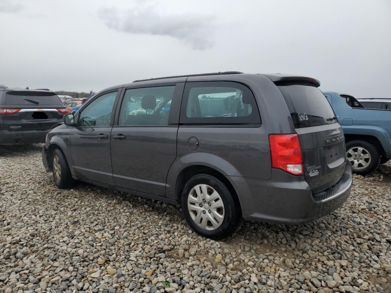 2017 Dodge Caravan - Image 2