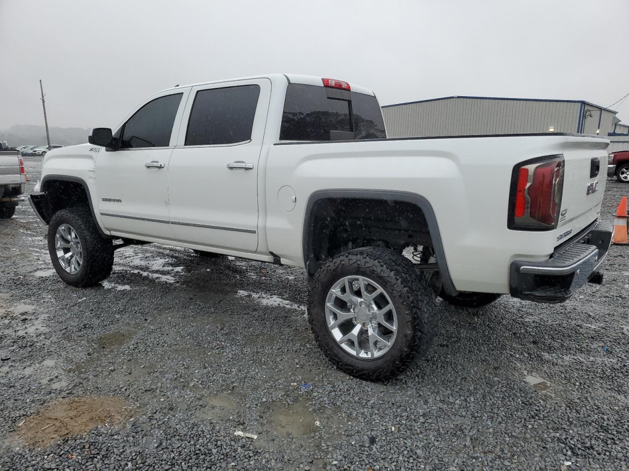 2017 GMC Sierra - Image 2