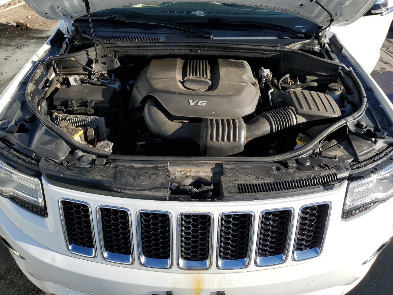 2014 Jeep Grand Cherokee - Image 12