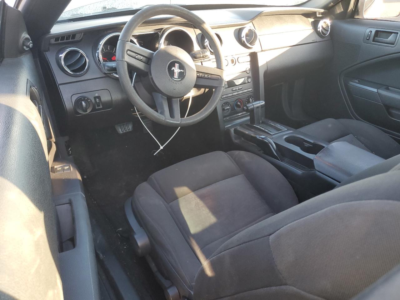 2007 Ford Mustang - Image 8