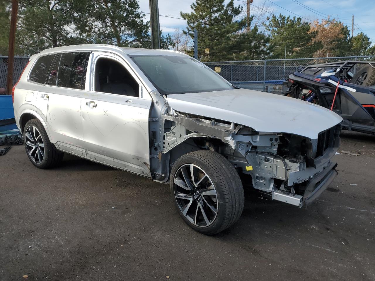 2021 Volvo XC90 - Image 4