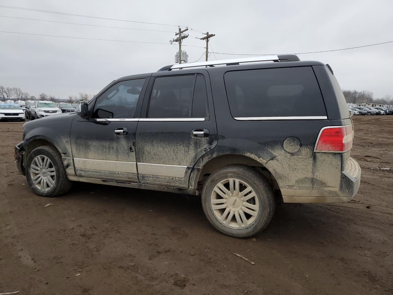 2010 Lincoln Navigator - Image 2