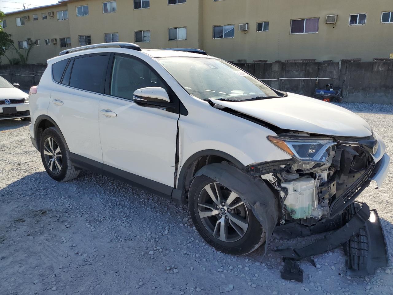 2018 Toyota RAV 4 - Image 4
