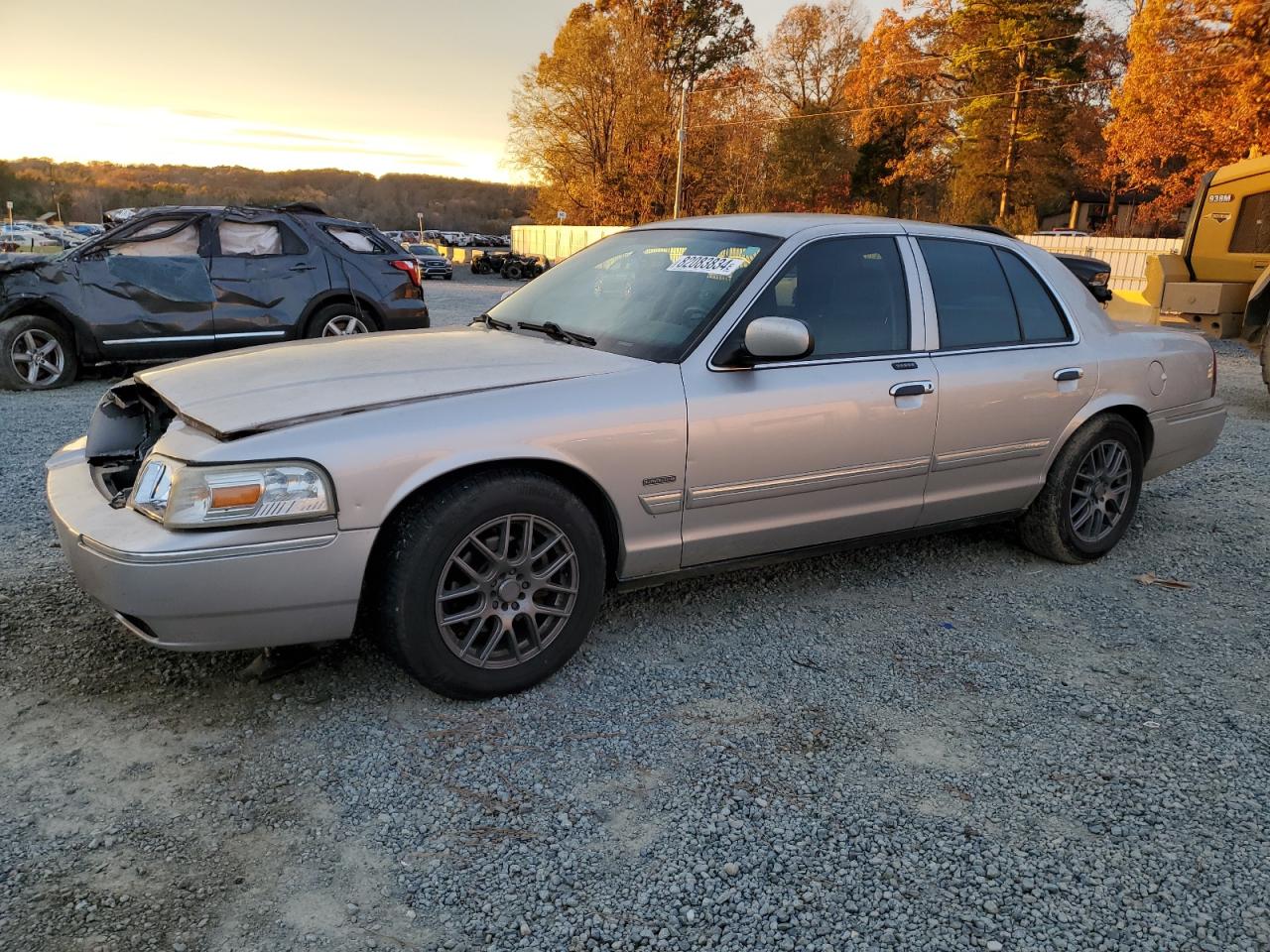 2010 Mercury Grand Marquis - Image 1