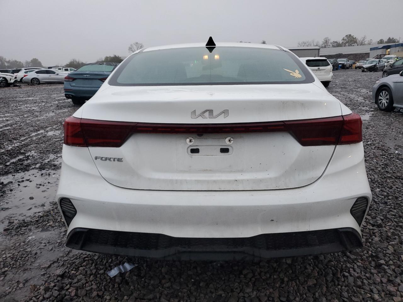 2023 Kia Forte - Image 6