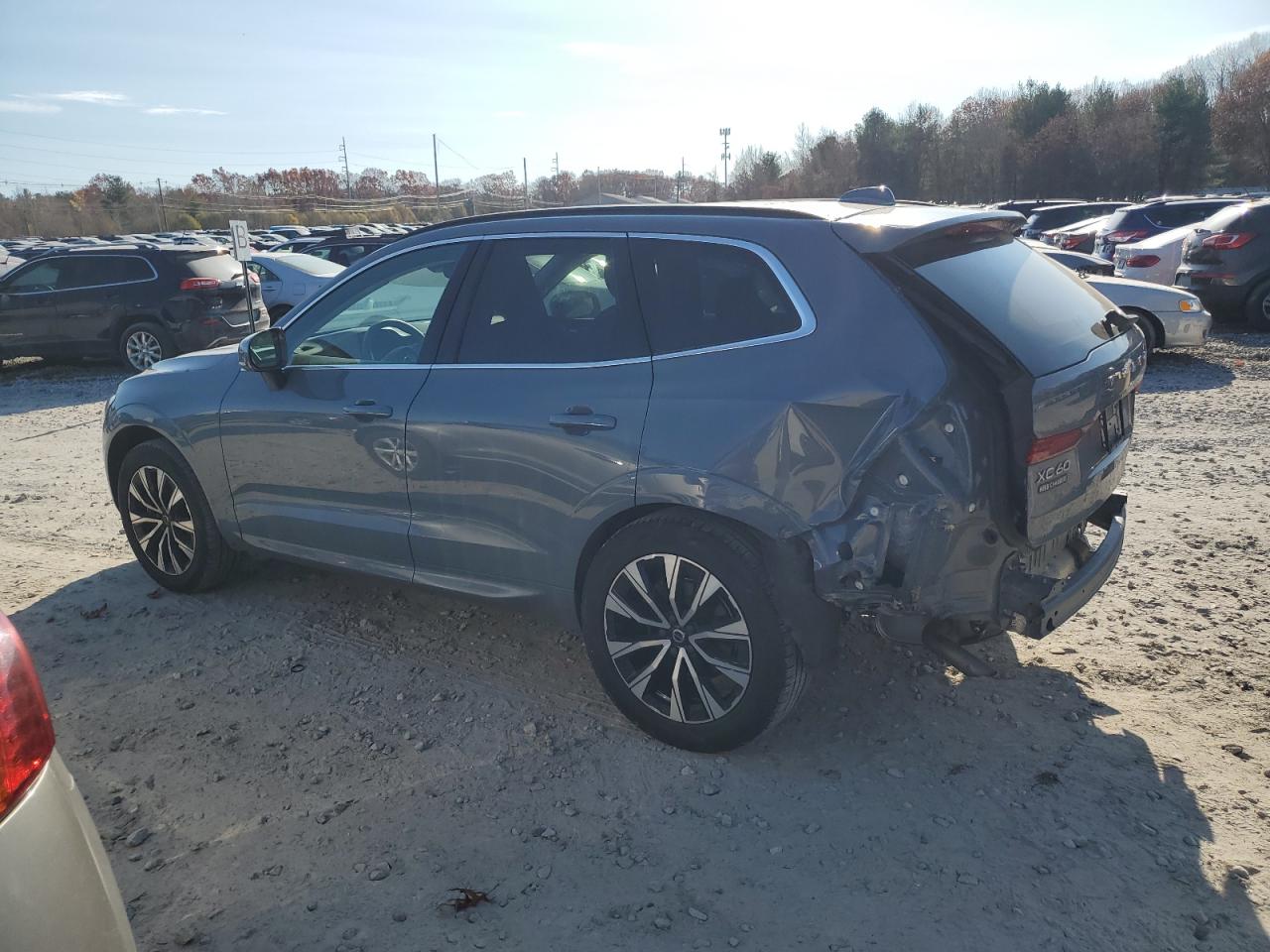 2023 Volvo XC60 - Image 2