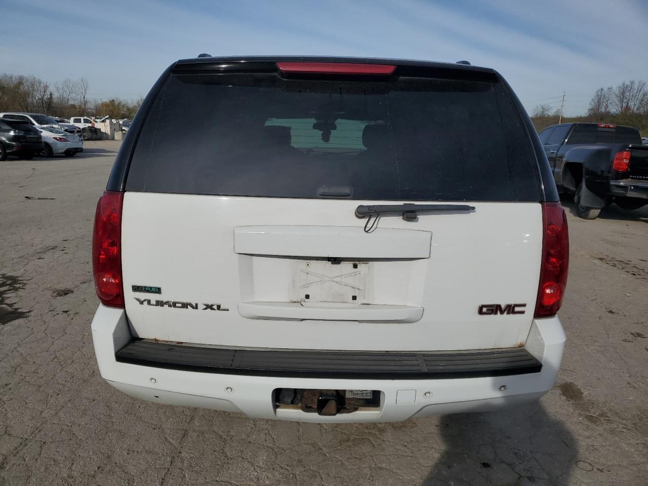 2010 GMC Yukon - Image 6