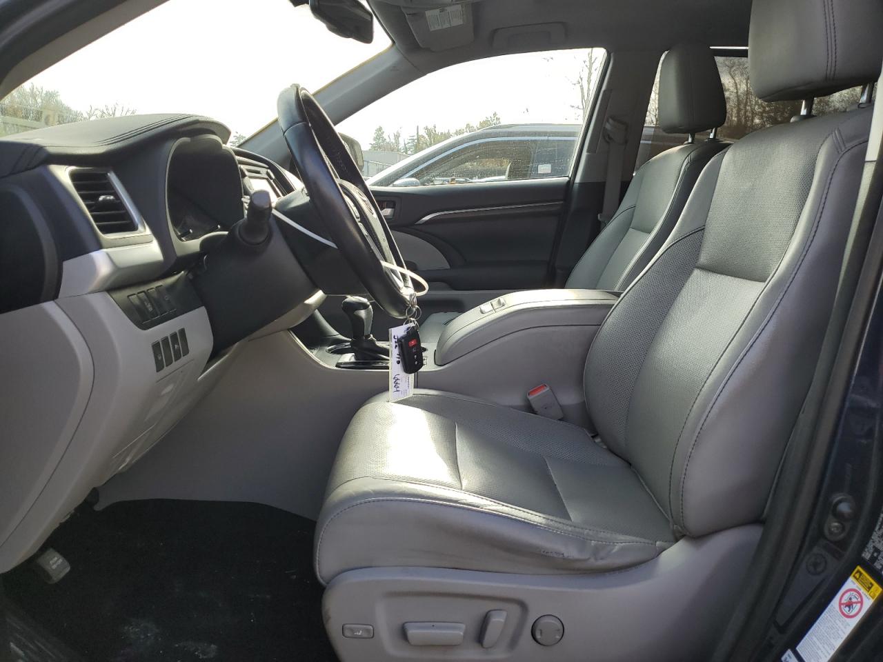 2014 Toyota Highlander - Image 7