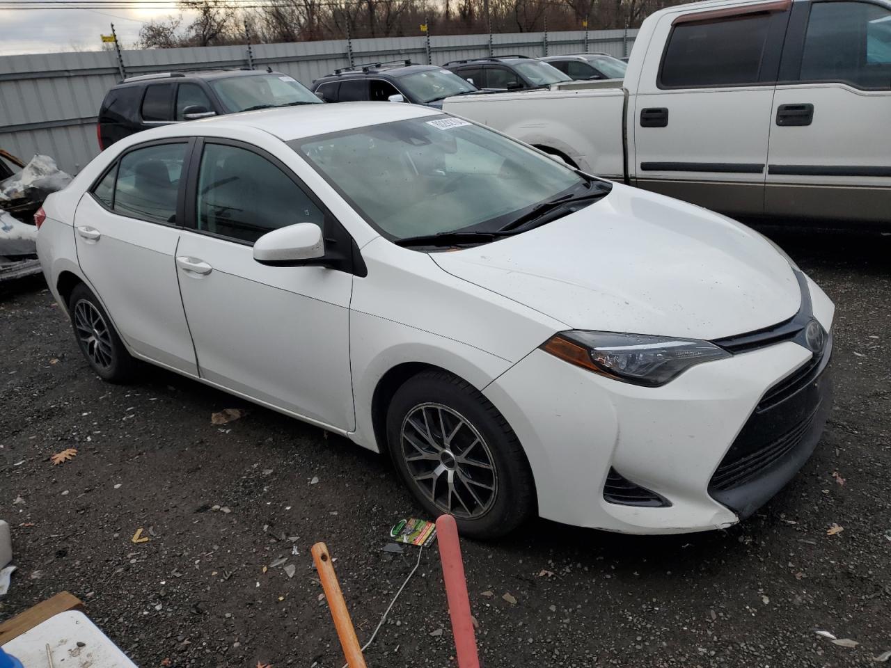 VIN 2T1BURHE9HC804963 2017 TOYOTA COROLLA no.4