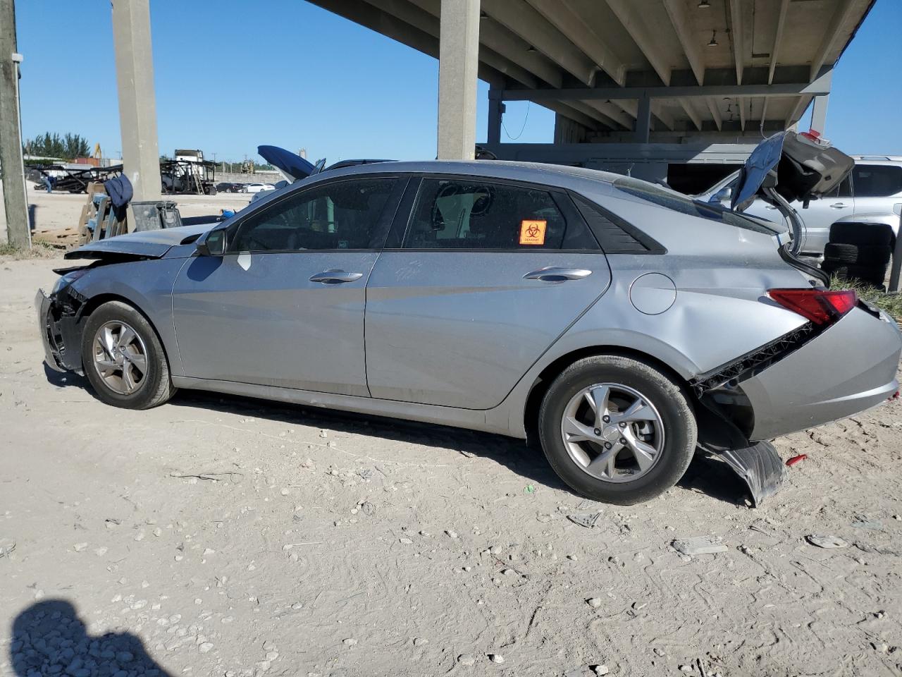 2021 Hyundai Elantra - Image 2