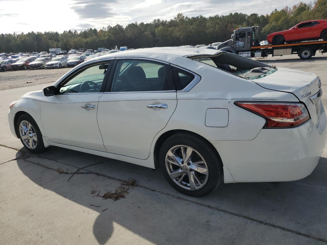 2015 Nissan Altima - Image 2