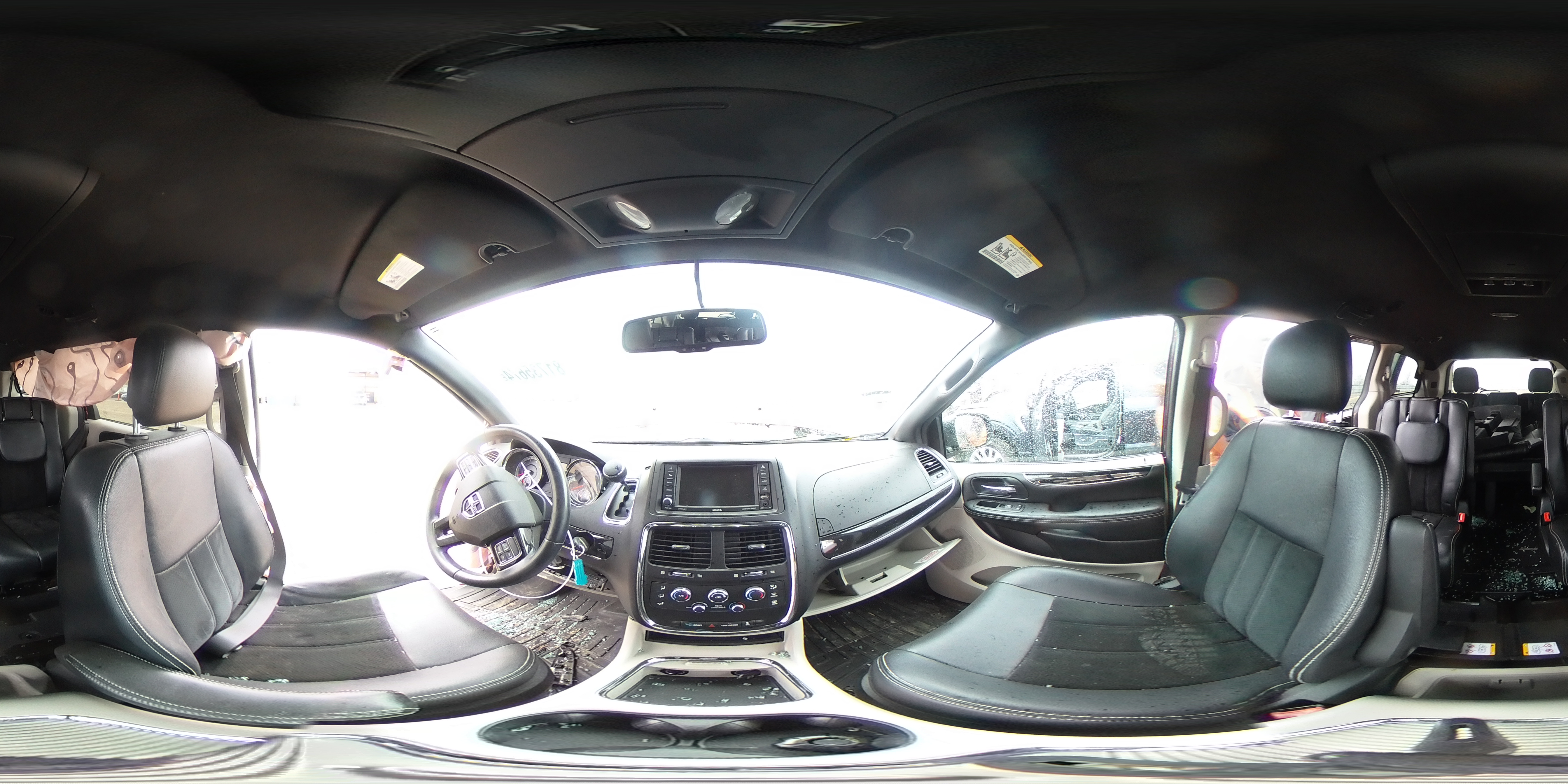 2017 Dodge Caravan - Image 13