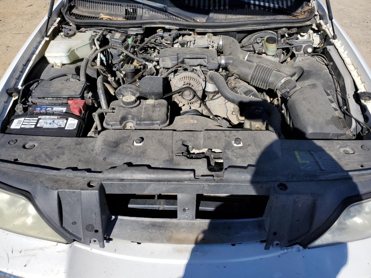 2003 Lincoln Town Car - Image 11