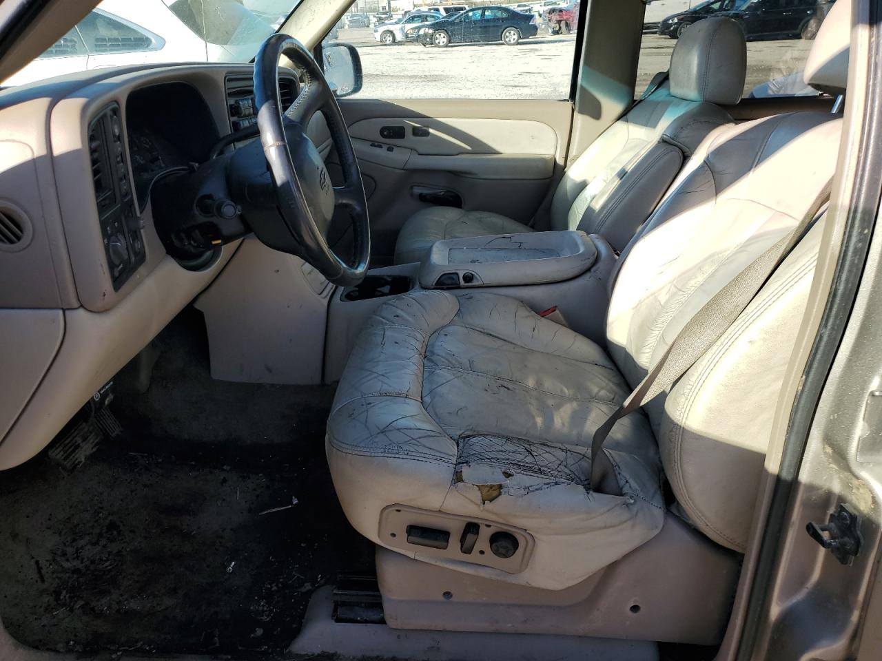 2002 Chevrolet Tahoe - Image 7