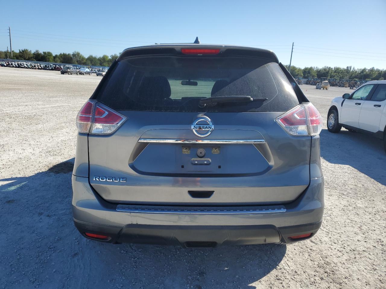 2016 Nissan Rogue S VIN: KNMAT2MT3GP649739 Lot: 81241914