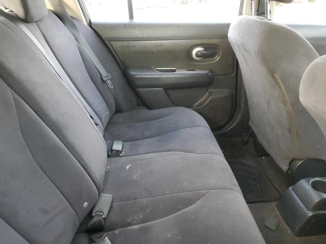 2008 Nissan Versa - Image 10