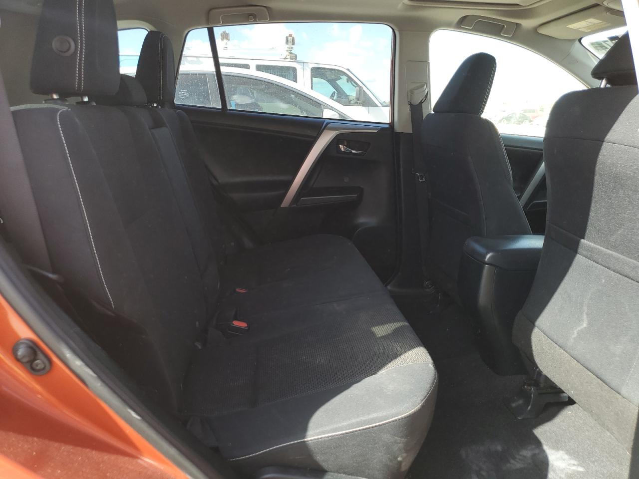 2016 Toyota RAV 4 - Image 11