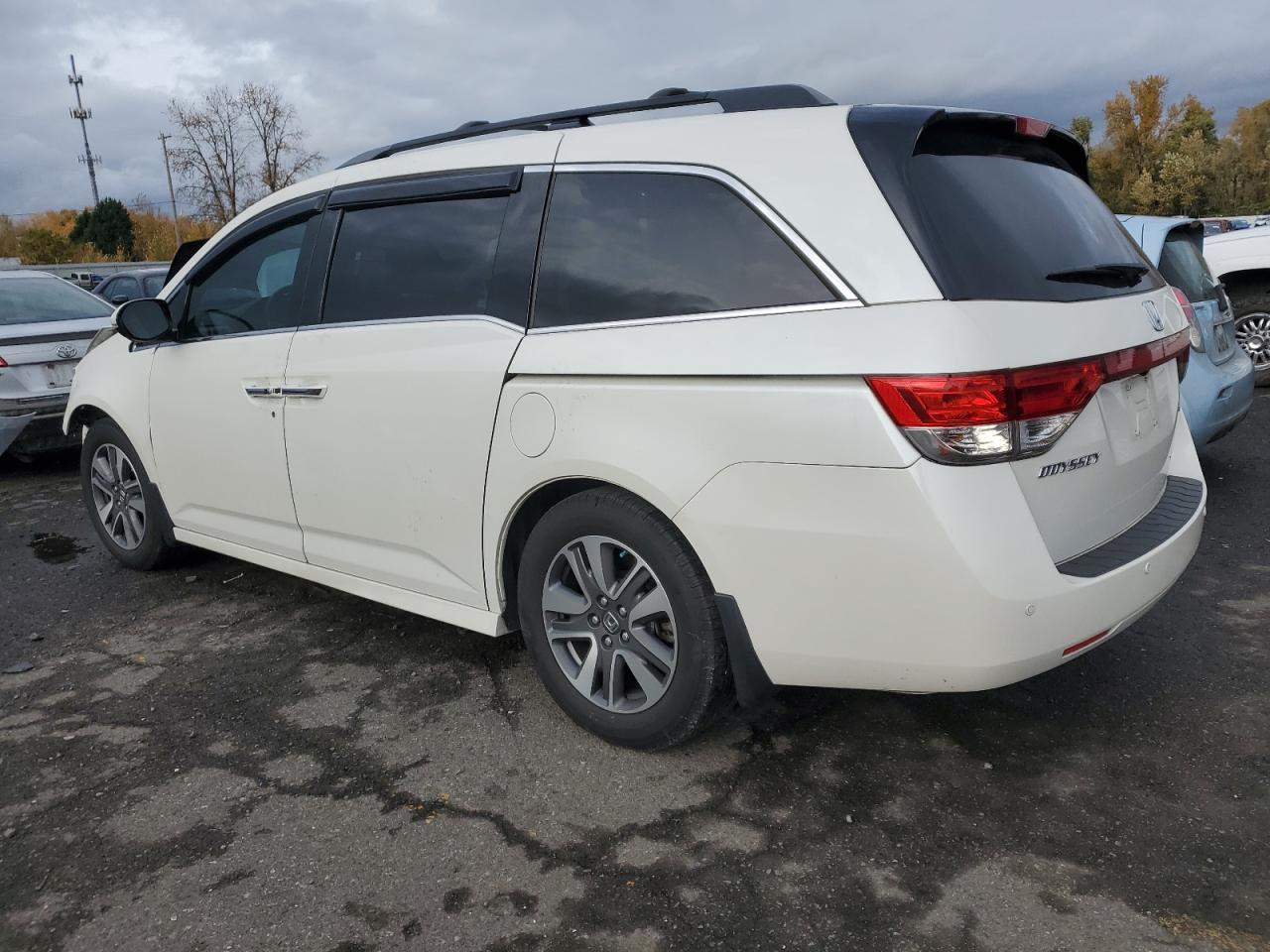 VIN 5FNRL5H96FB096791 2015 HONDA ODYSSEY no.2