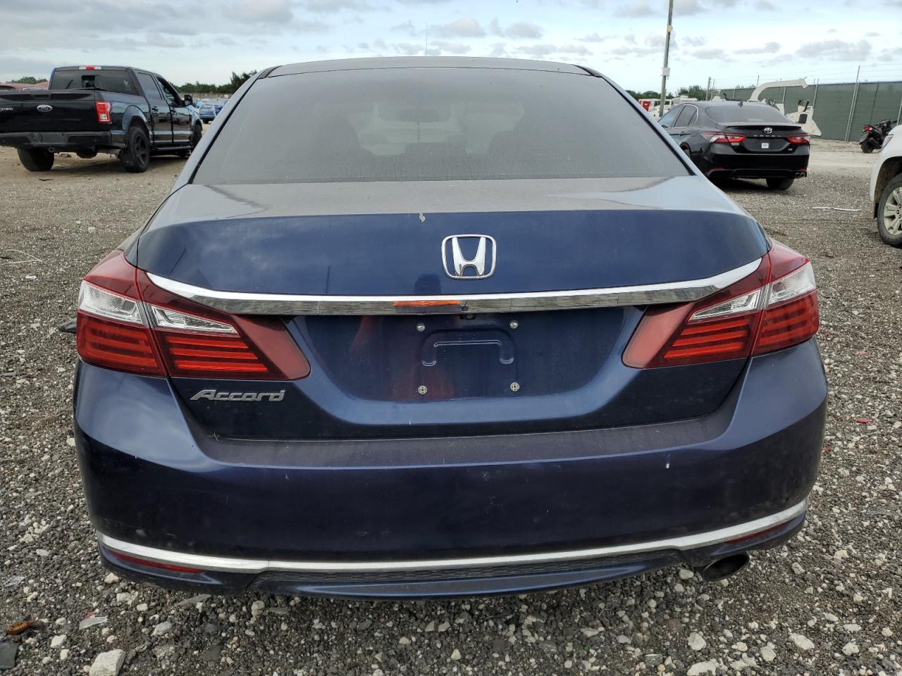 2017 Honda Accord - Image 6