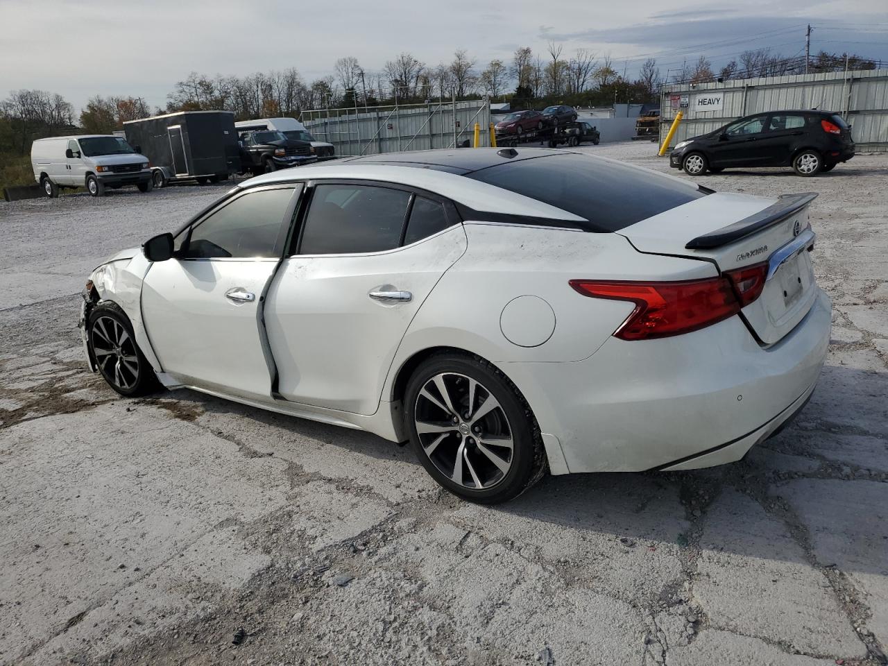 2018 Nissan Maxima - Image 2