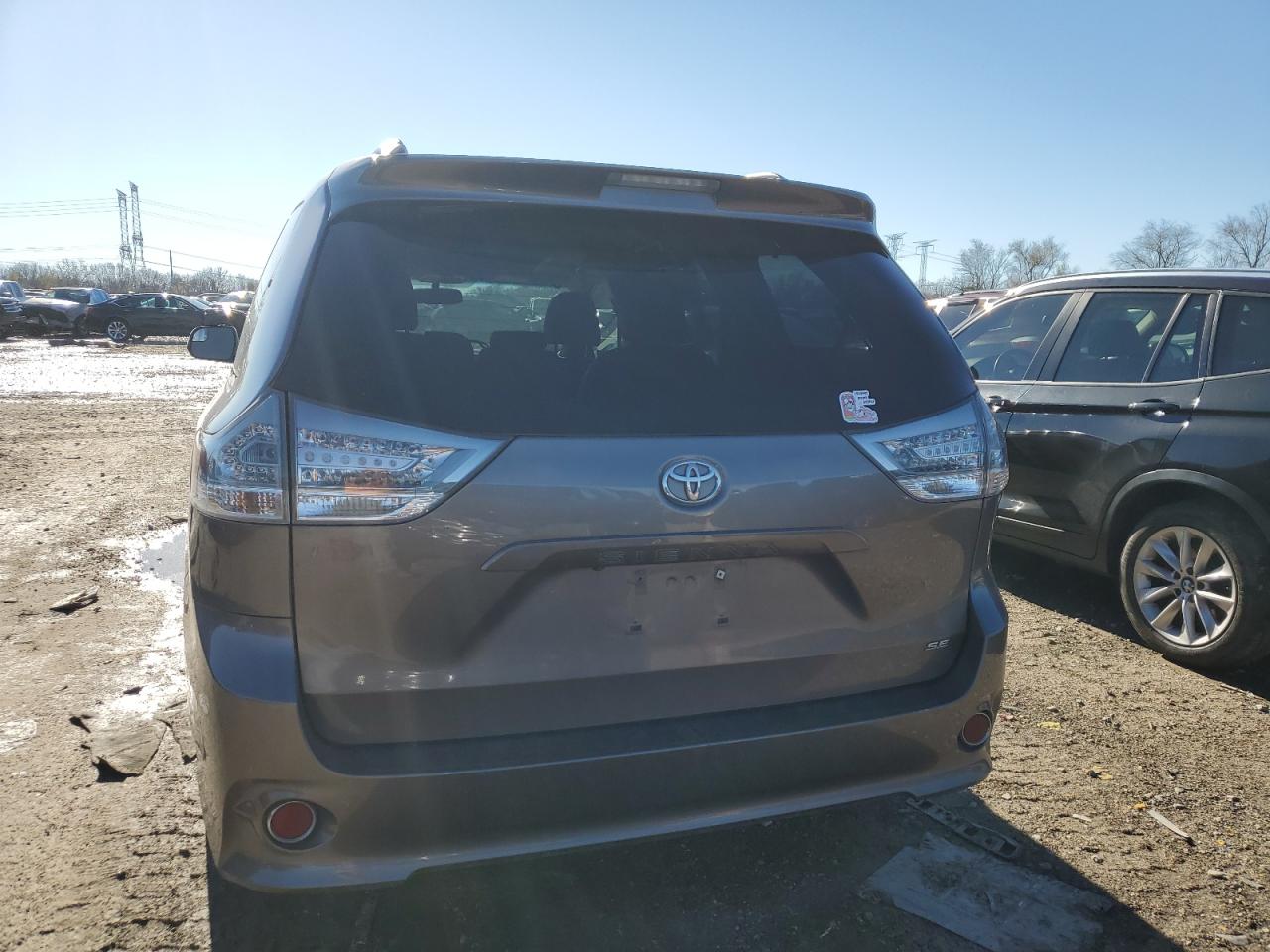 VIN 5TDXK3DC5FS650205 2015 TOYOTA SIENNA no.6