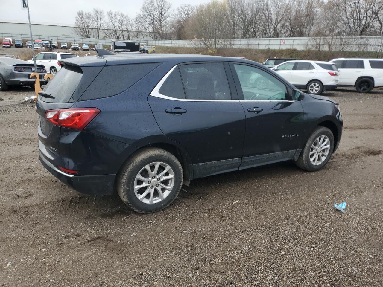 2020 Chevrolet Equinox - Image 3