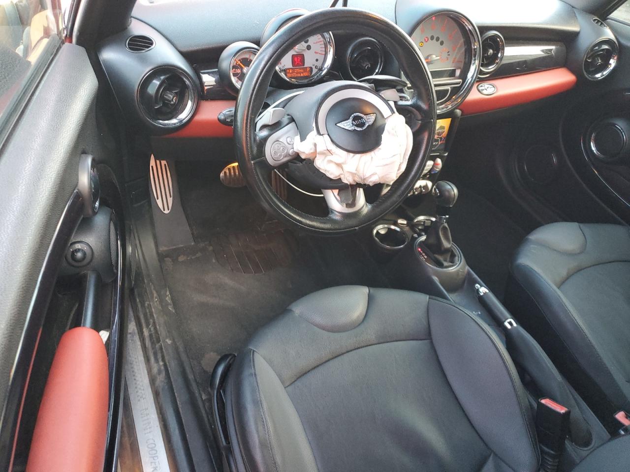 2010 MINI Cooper - Image 8