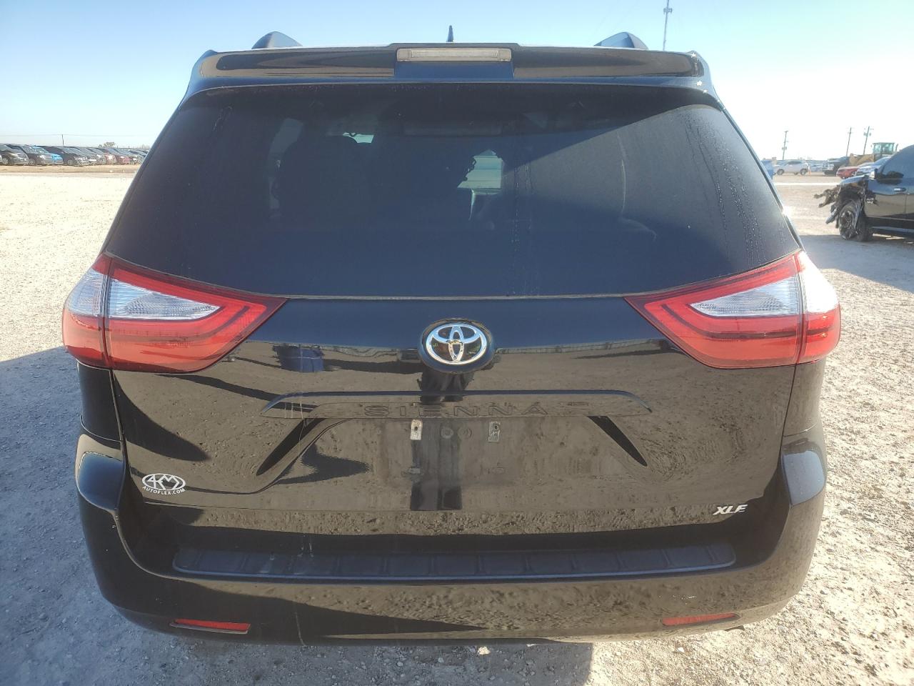 2019 Toyota Sienna - Image 6
