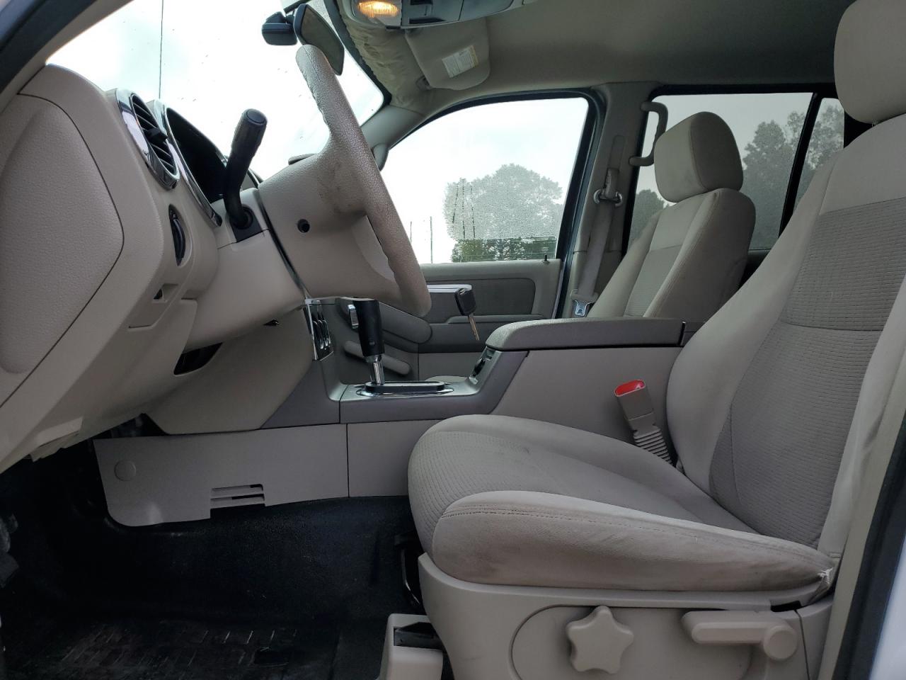 2007 Ford Explorer - Image 7