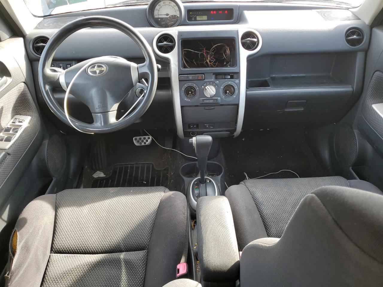 2006 Scion xB - Image 8