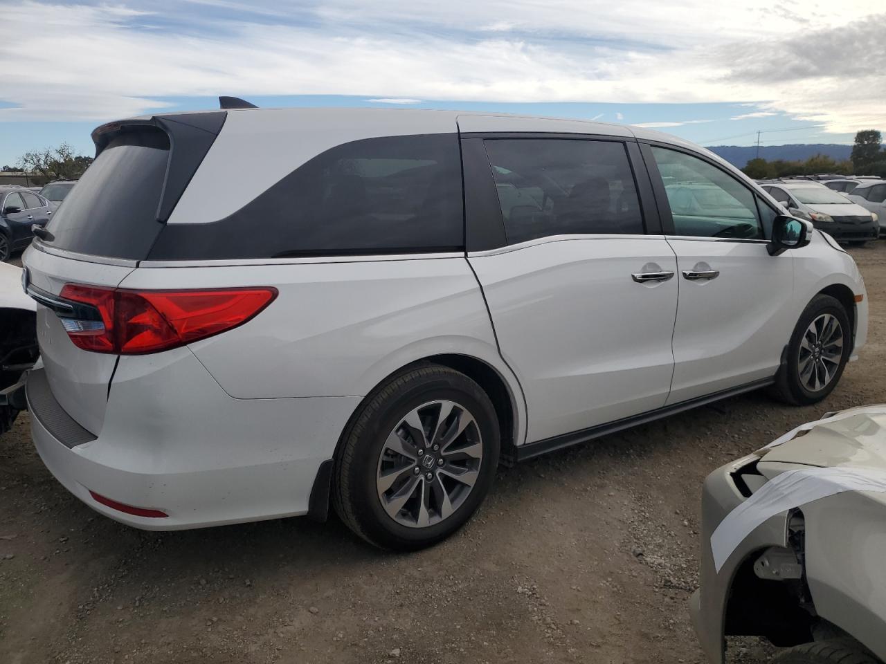 2024 Honda Odyssey - Image 3