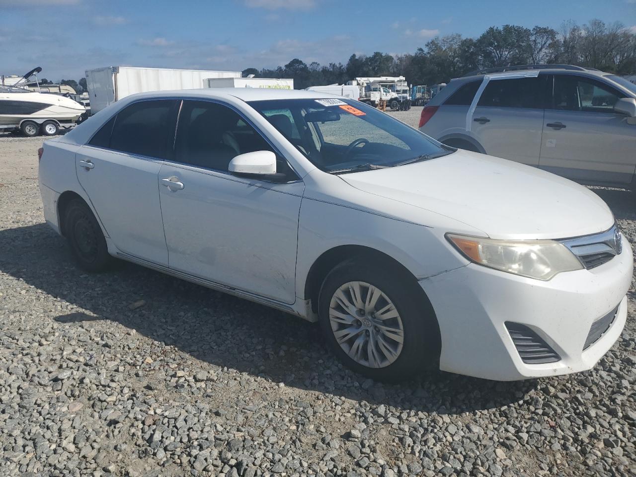 2014 Toyota Camry - Image 4