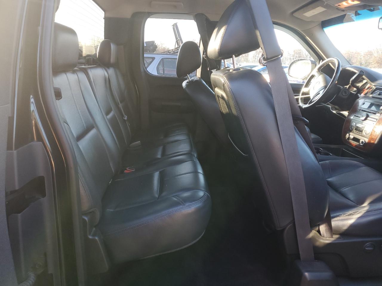 2010 Chevrolet Silverado - Image 10
