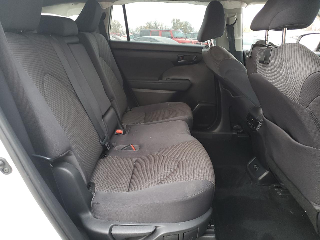 2020 Toyota Highlander - Image 12