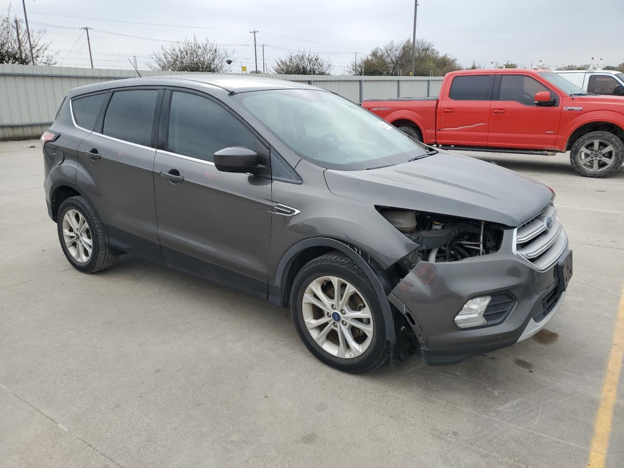 VIN 1FMCU0GD8HUC48717 2017 FORD ESCAPE no.4