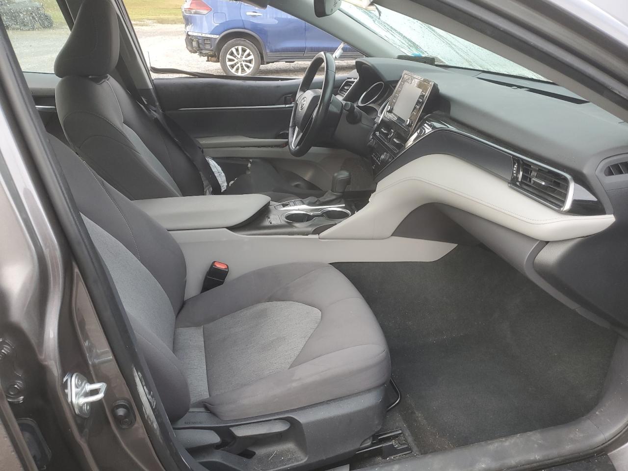 2022 Toyota Camry - Image 7