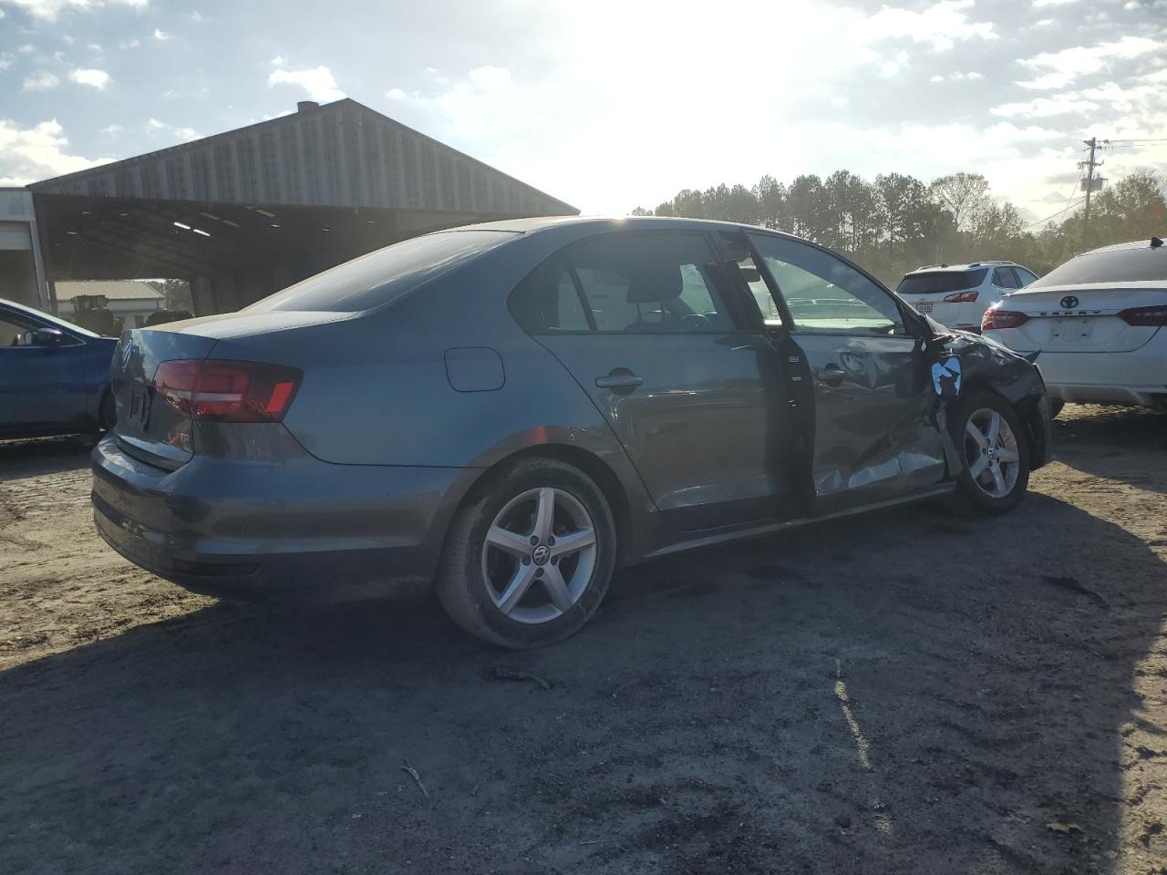2016 Volkswagen Jetta - Image 3