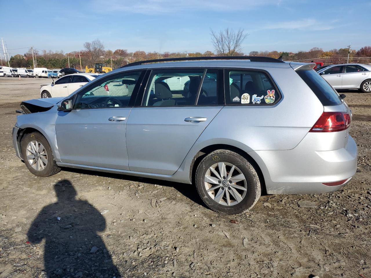 2016 Volkswagen Golf - Image 2