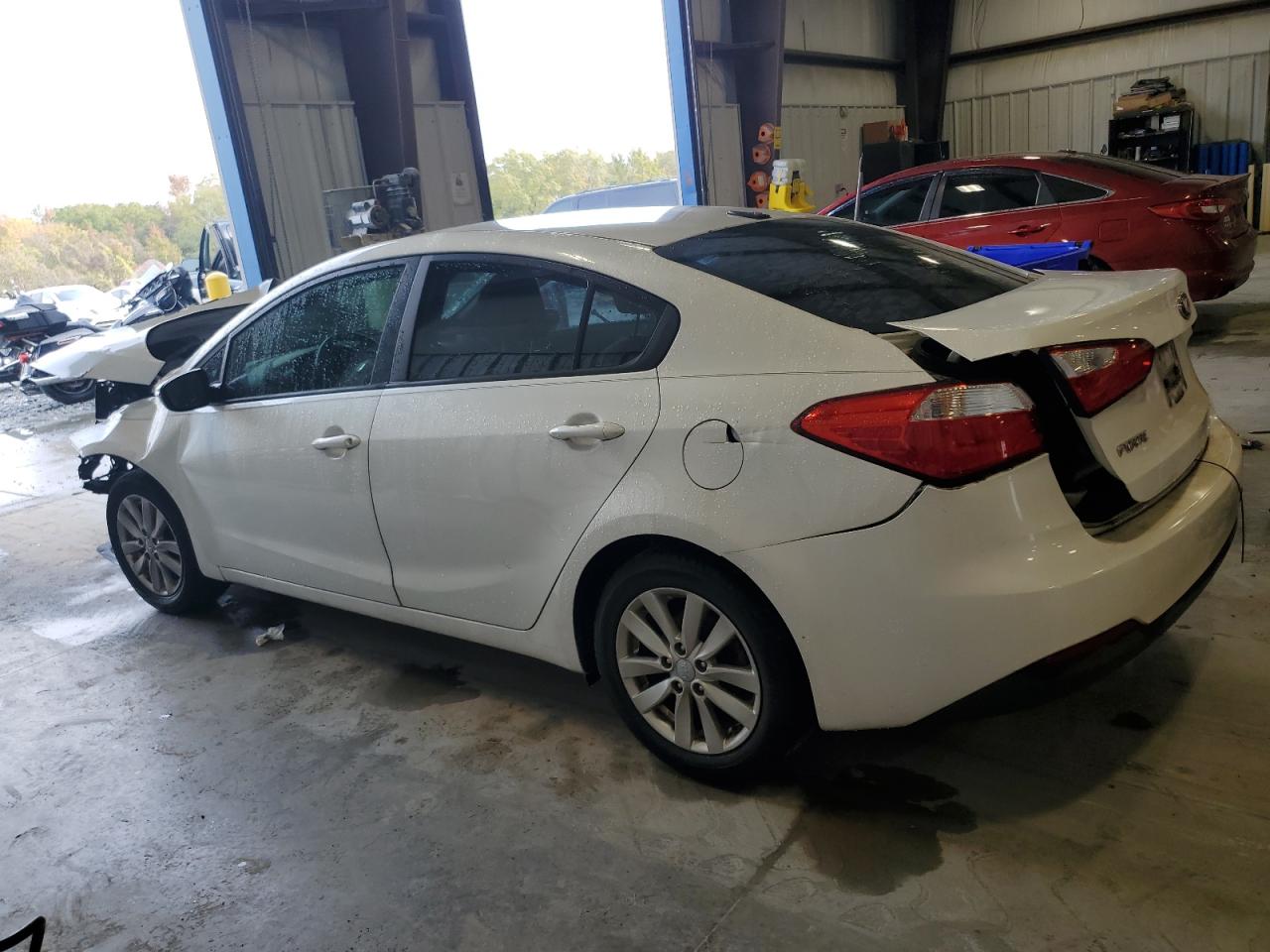 VIN KNAFX4A69G5475916 2016 KIA FORTE no.2