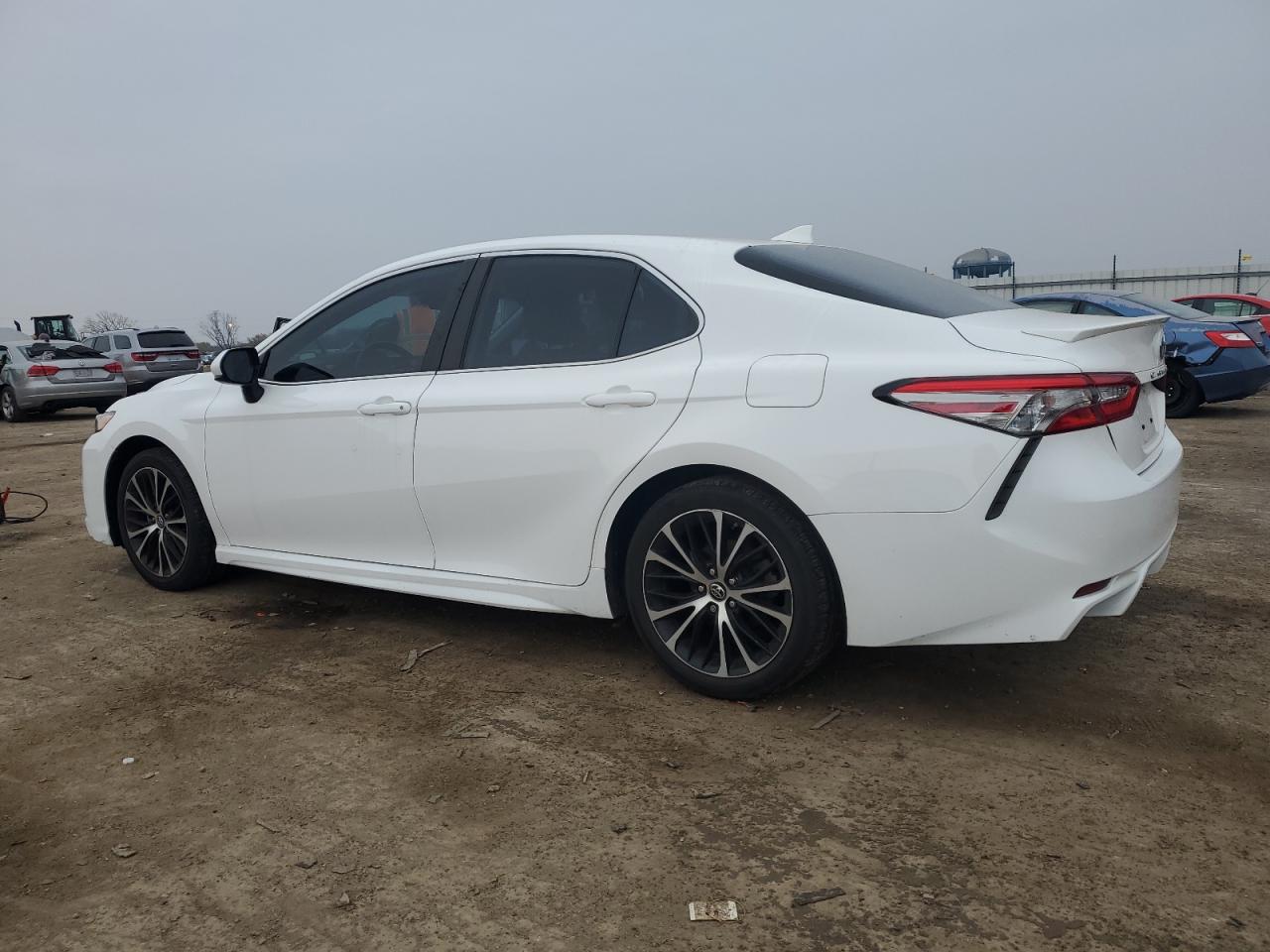 VIN 4T1B11HK4KU702492 2019 TOYOTA CAMRY no.2