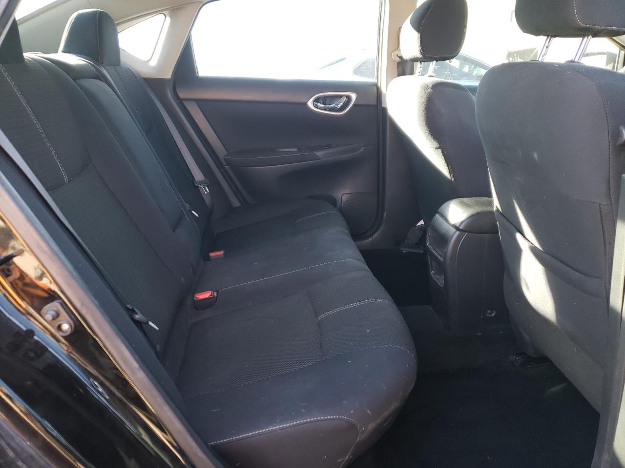 2015 Nissan Sentra - Image 11