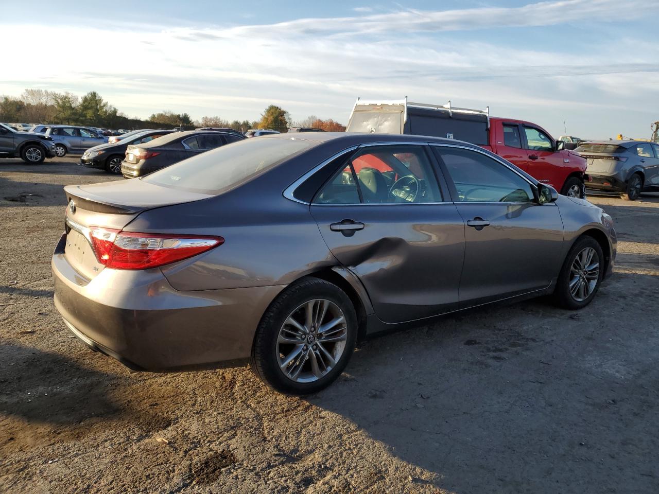 VIN 4T1BF1FK8GU257802 2016 TOYOTA CAMRY no.3