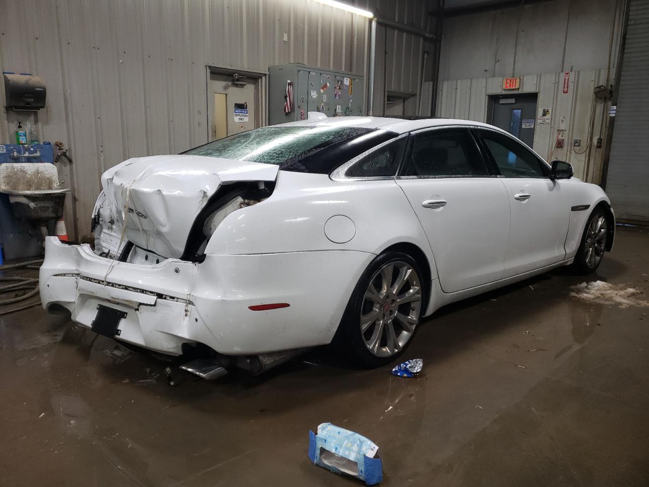 2017 Jaguar XJ - Image 3