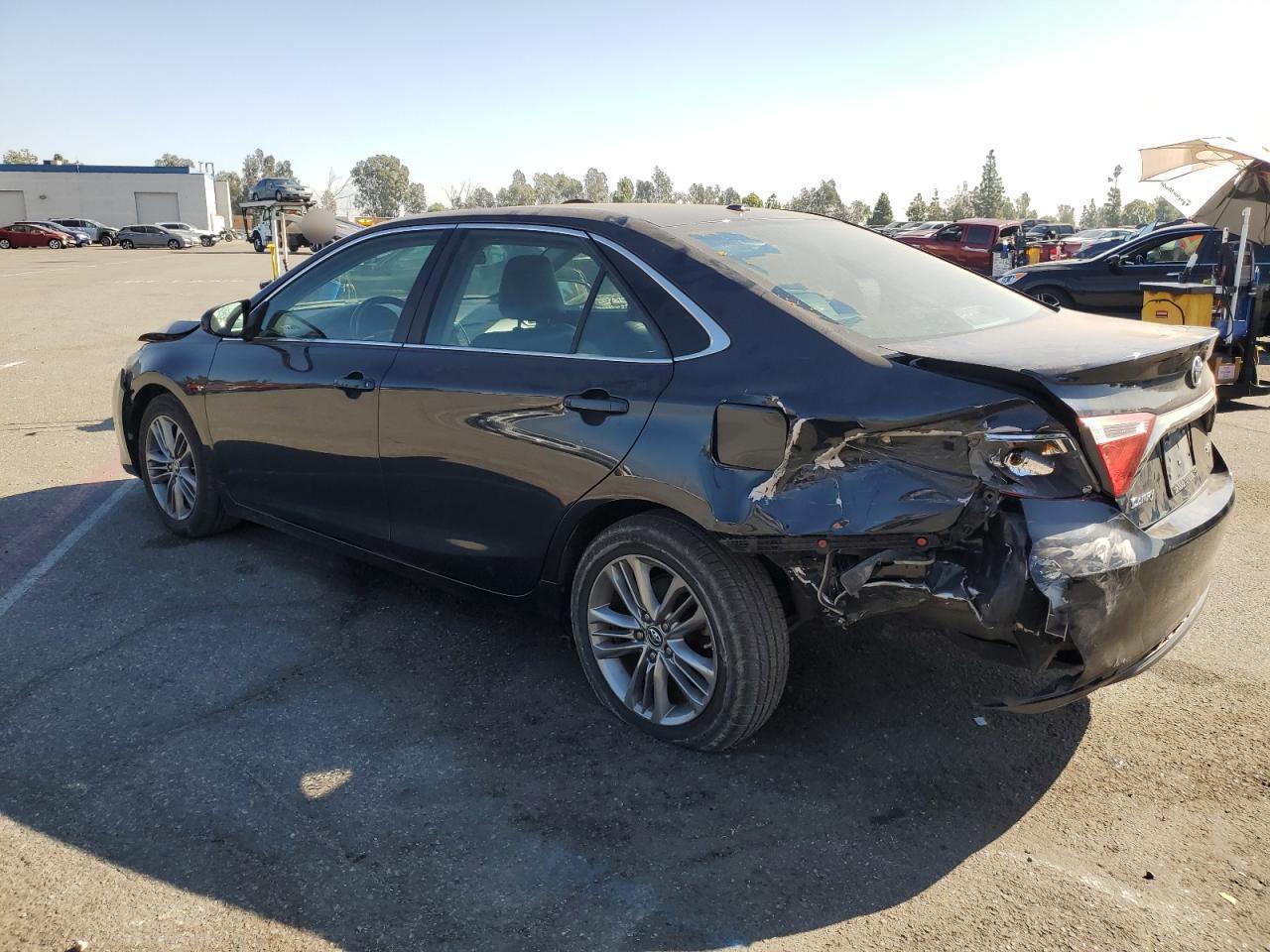 4T1BF1FK6FU480760 2015 TOYOTA CAMRY - Image 2